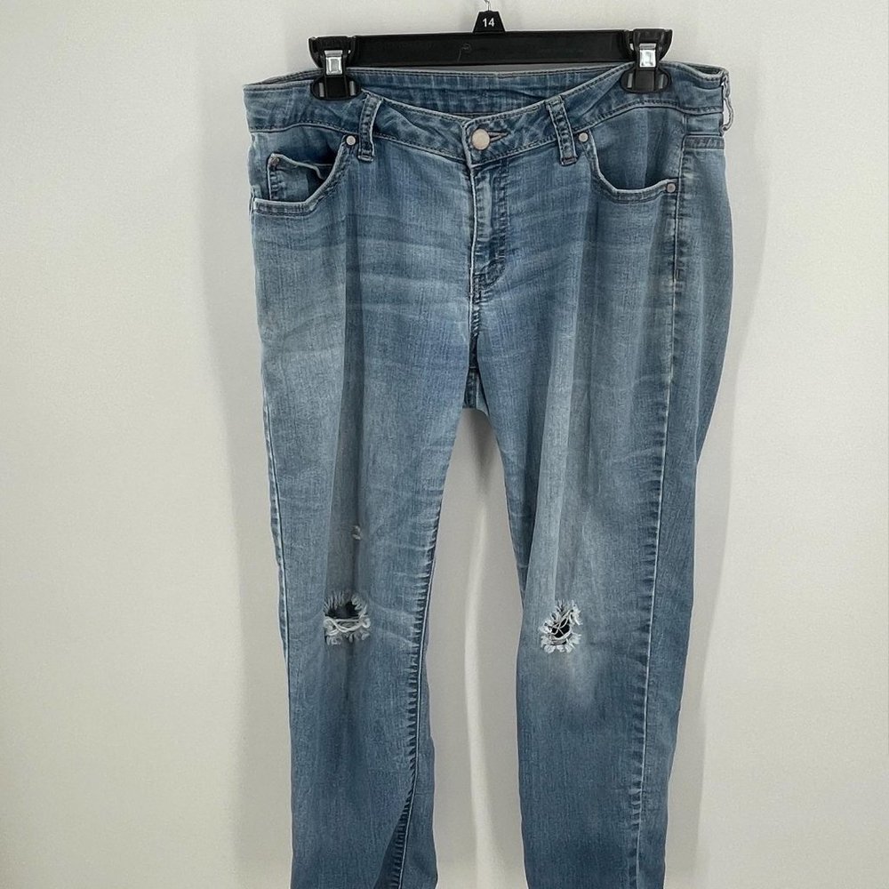 JENNIFER LOPEZ DISTRESSED BLUE JEANS‎